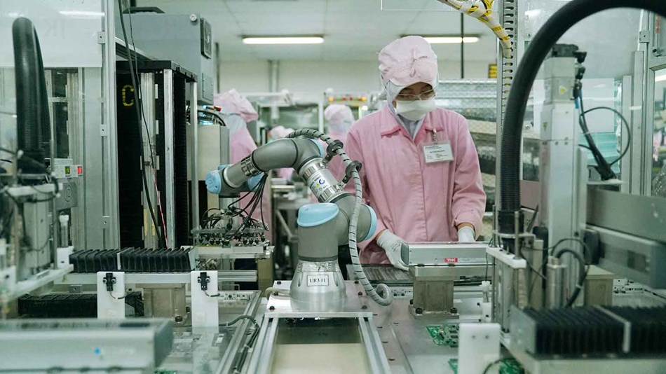 全球电子和娱乐产品利用优傲机器人提升生产效率 全球电子和娱乐产品利用优傲机器人提升生产效率
