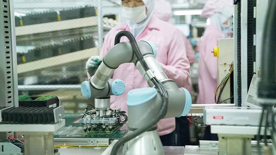 全球电子和娱乐产品利用优傲机器人提升生产效率 全球电子和娱乐产品利用优傲机器人提升生产效率