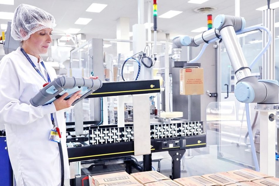 优傲机器人案例研究:SANOFI - 带有UR10协作机器人的包装生产线 优傲机器人案例研究:SANOFI - 带有UR10协作机器人的包装生产线